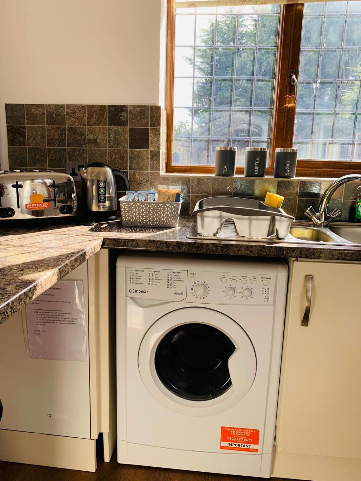3Br House Ossett-Wakefield, Free Parking 3 Cars Wi Fi Long Stays Exteriör bild